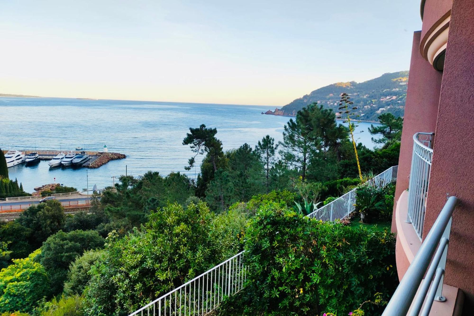 Apartamento Superbe 3 pièces sur la baie de Théoule Exterior foto
